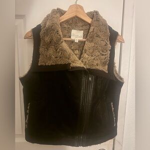 Olive & Oak Women's Dark Brown Faux Fur Vest